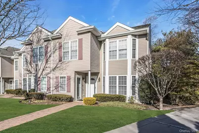 986 Madeira Boulevard, Melville, NY 11747 - Photo 3
