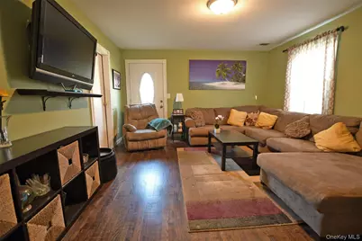 7 Maple Road, Middle Island, NY 11953 - Photo 29