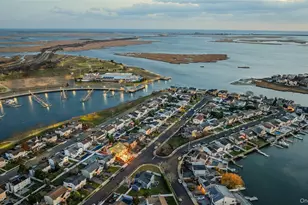 2929 Mandalay Beach Rd, Wantagh, NY 11793 - Photo 23