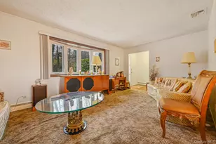 45 Roslyn Rd, Roslyn Heights, NY 11577 - Photo 3