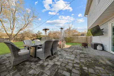 60 Mercury Avenue, Patchogue, NY 11772 - Photo 23