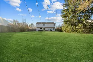 60 Mercury Ave, Patchogue, NY 11772 - Photo 25