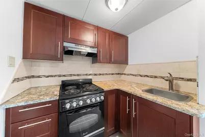 60 Mercury Avenue, Patchogue, NY 11772 - Photo 17