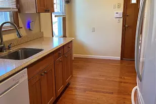 7 Floyd Pl, East Norwich, NY 11732 - Photo 5