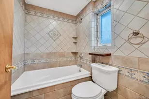 88 Marlboro Rd, Valley Stream, NY 11581 - Photo 17