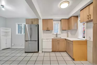 88 Marlboro Road, Valley Stream, NY 11581 - Photo 9