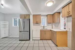 88 Marlboro Rd, Valley Stream, NY 11581 - Photo 9