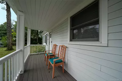 16 Overbrook Street, Riverhead, NY 11901 - Photo 3