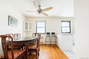 7 Terrace Cir, Great Neck, NY 11021 - Photo 11