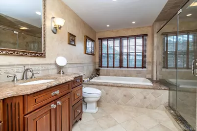 122 Pine Street, Rockville Centre, NY 11570 - Photo 19