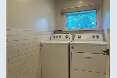 292 Acre Lane, Hicksville, NY 11801 - Photo 19