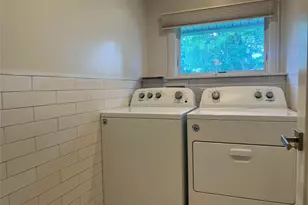 292 Acre Ln, Hicksville, NY 11801 - Photo 19