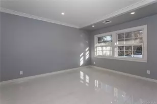 292 Acre Ln, Hicksville, NY 11801 - Photo 11