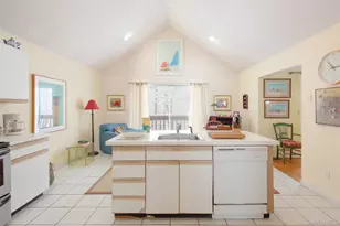 9 Woodview Way, Hampton Bays, NY 11946 - Photo 11