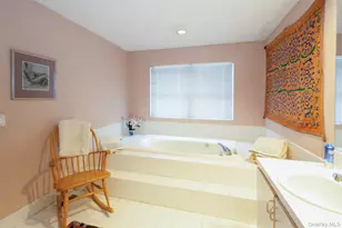 9 Woodview Way, Hampton Bays, NY 11946 - Photo 15