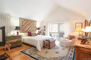 9 Woodview Way, Hampton Bays, NY 11946 - Photo 13