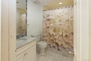 9 Woodview Way, Hampton Bays, NY 11946 - Photo 19