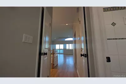 15095 Powells Cove Boulevard, Whitestone, NY 11357 - Photo 9