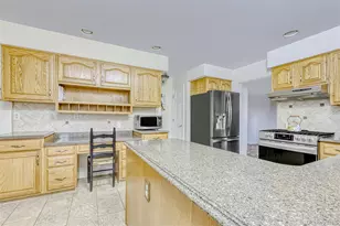 18 Mountain View Ave, Suffern, NY 10901 - Photo 9