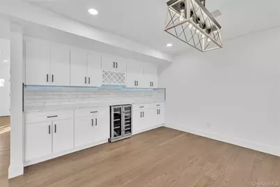 24 Rim Lane, Hicksville, NY 11801 - Photo 17