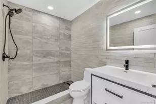 24 Rim Ln, Hicksville, NY 11801 - Photo 19