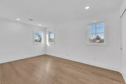 24 Rim Lane, Hicksville, NY 11801 - Photo 25