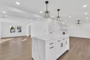 24 Rim Ln, Hicksville, NY 11801 - Photo 15