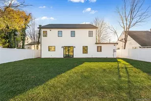 24 Rim Ln, Hicksville, NY 11801 - Photo 33