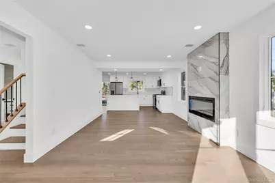 24 Rim Lane, Hicksville, NY 11801 - Photo 9