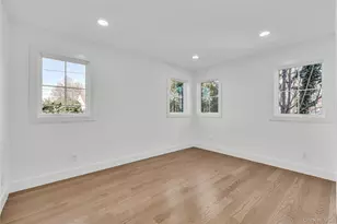 24 Rim Ln, Hicksville, NY 11801 - Photo 27