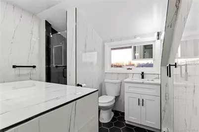 602 Clocks Boulevard, Massapequa, NY 11758 - Photo 17