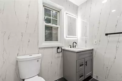 602 Clocks Boulevard, Massapequa, NY 11758 - Photo 9