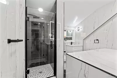 602 Clocks Boulevard, Massapequa, NY 11758 - Photo 15