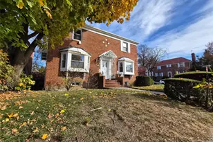 80-19 Utopia Pkwy, Jamaica, NY 11432 - Photo 3