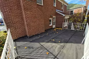 80-19 Utopia Pkwy, Jamaica, NY 11432 - Photo 37