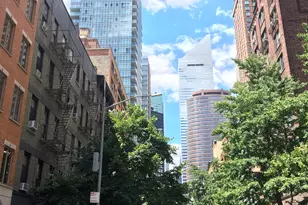 334 E 53rd St, New York, NY 10022 - Photo 1