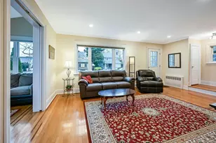 100 Cedar Ave, Rockville Centre, NY 11570 - Photo 9