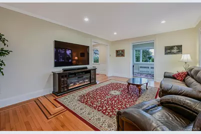 100 Cedar Avenue, Rockville Centre, NY 11570 - Photo 5