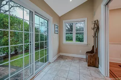 100 Cedar Avenue, Rockville Centre, NY 11570 - Photo 25