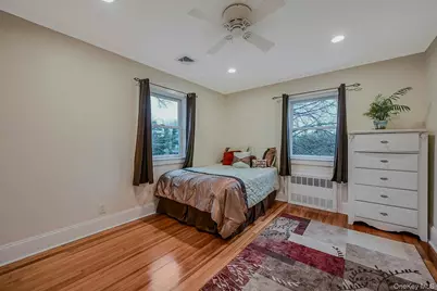 100 Cedar Avenue, Rockville Centre, NY 11570 - Photo 31