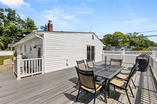 18 Campbell Ln, East Islip, NY 11730 - Photo 15