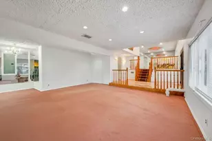 64 Fox Pl, Hicksville, NY 11801 - Photo 9