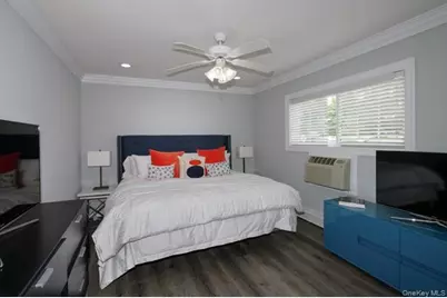 235 Lakeland Avenue #2-4D, Sayville, NY 11782 - Photo 5