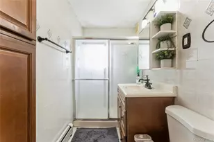 13 Floral Ln, Westbury, NY 11590 - Photo 15