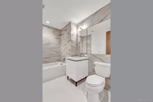 200 E 21st St, New York, NY 10010 - Photo 23