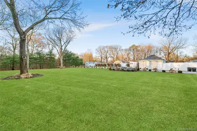 32 Greenport Avenue, Medford, NY 11763 - Photo 33