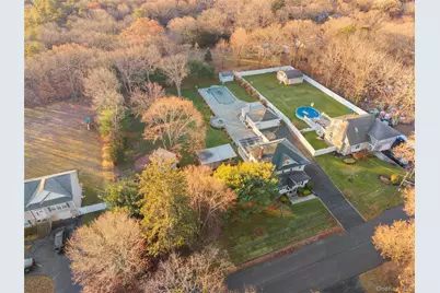 32 Greenport Avenue, Medford, NY 11763 - Photo 35