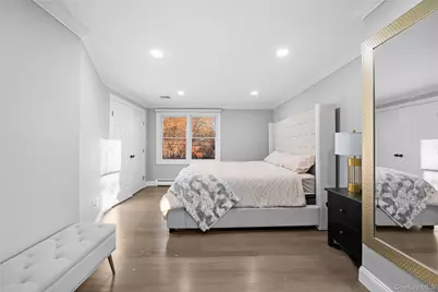 32 Greenport Avenue, Medford, NY 11763 - Photo 23