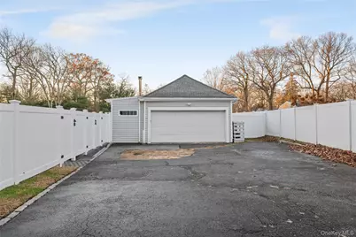 32 Greenport Avenue, Medford, NY 11763 - Photo 25