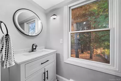 32 Greenport Avenue, Medford, NY 11763 - Photo 5